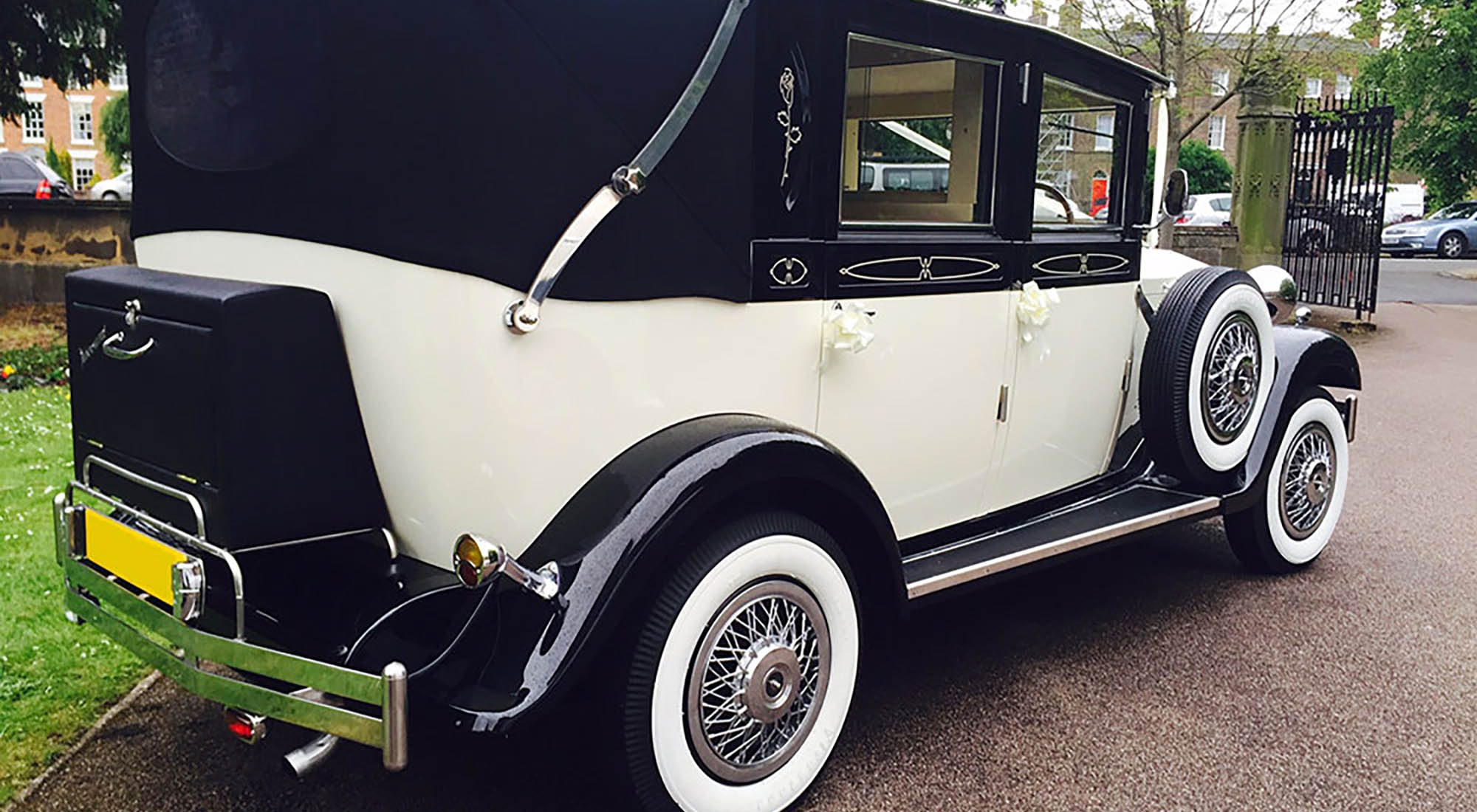 Viscount Landaulette Wedding Cars – True Luxury, Timeless Elegance” 